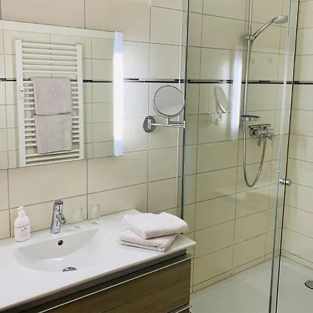 Feriendomizil شقة *